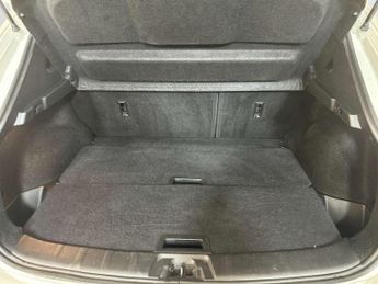 Nissan Qashqai 1.3 DIG-T N-Connecta SUV 5dr Petrol Manual Euro 6 (s/s) (140 ps)