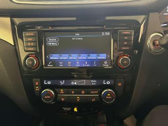 Nissan Qashqai 1.3 DIG-T N-Connecta SUV 5dr Petrol Manual Euro 6 (s/s) (140 ps)