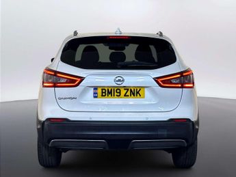 Nissan Qashqai 1.3 DIG-T N-Connecta SUV 5dr Petrol Manual Euro 6 (s/s) (140 ps)