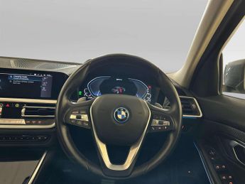 BMW 3 Series 2.0 330e 12kWh SE Pro Saloon 4dr Petrol Plug-in Hybrid Auto Euro