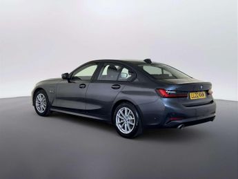 BMW 3 Series 2.0 330e 12kWh SE Pro Saloon 4dr Petrol Plug-in Hybrid Auto Euro