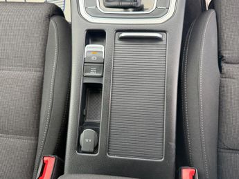 Volkswagen Passat 2.0 TDI SE Business DSG Euro 6 (s/s) 4dr