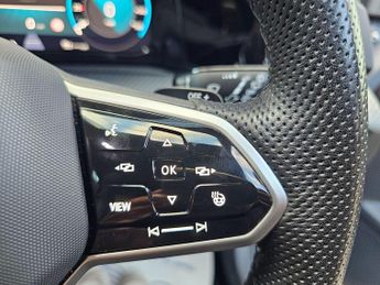Volkswagen Golf 1.5 eTSI MHEV R-Line DSG Euro 6 (s/s) 5dr