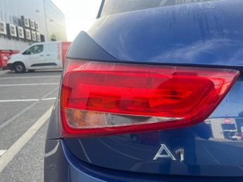 Audi A1 1.4 TFSI S line Sportback S Tronic Euro 5 (s/s) 5dr