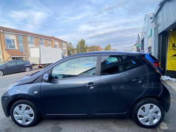 Toyota AYGO 1.0 VVT-i x-play x-shift Euro 5 5dr Euro 5