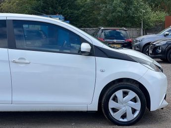 Toyota AYGO 1.0 VVT-i x-play Euro 6 5dr