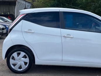 Toyota AYGO 1.0 VVT-i x-play Euro 6 5dr