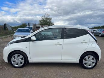 Toyota AYGO 1.0 VVT-i x-play Euro 6 5dr
