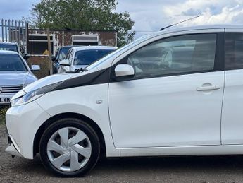 Toyota AYGO 1.0 VVT-i x-play Euro 6 5dr