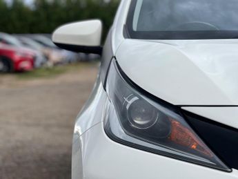 Toyota AYGO 1.0 VVT-i x-play Euro 6 5dr