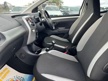 Toyota AYGO 1.0 VVT-i x-play Euro 6 5dr