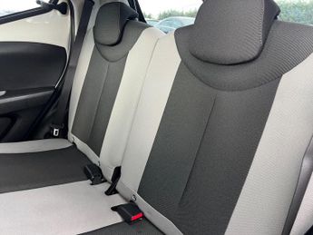 Toyota AYGO 1.0 VVT-i x-play Euro 6 5dr