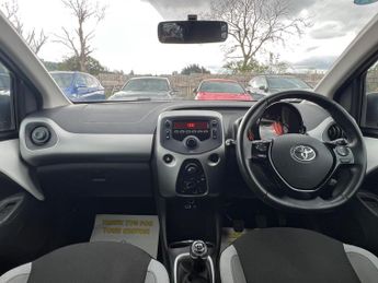 Toyota AYGO 1.0 VVT-i x-play Euro 6 5dr
