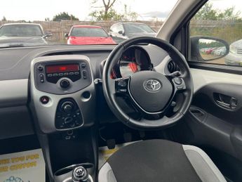 Toyota AYGO 1.0 VVT-i x-play Euro 6 5dr
