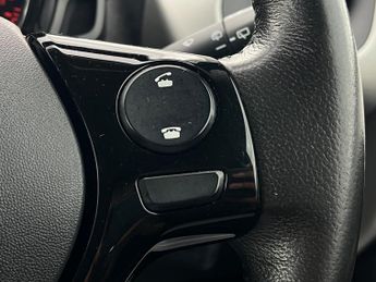 Toyota AYGO 1.0 VVT-i x-play Euro 6 5dr