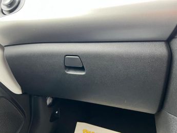 Toyota AYGO 1.0 VVT-i x-play Euro 6 5dr