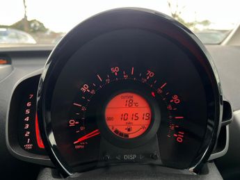 Toyota AYGO 1.0 VVT-i x-play Euro 6 5dr