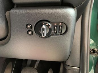 MINI Hatch 1.5 Cooper Steptronic Euro 6 (s/s) 3dr