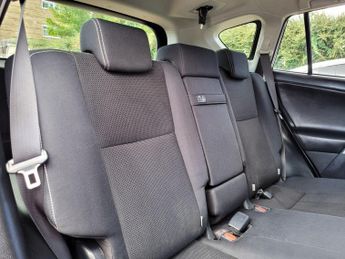 Toyota RAV4 2.5 VVT-h Business Edition Plus CVT Euro 6 (s/s) 5dr (Safety Sen