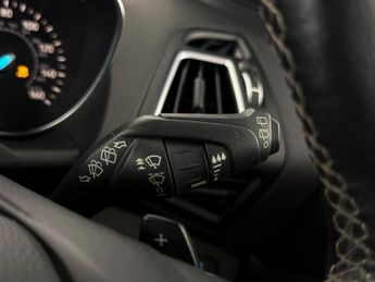 Ford Kuga 1.5T EcoBoost ST-Line SUV 5dr Petrol Auto AWD Euro 6 (s/s) (182 
