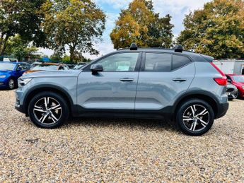 Volvo XC40 2.0 B4 MHEV R-Design Auto Euro 6 (s/s) 5dr