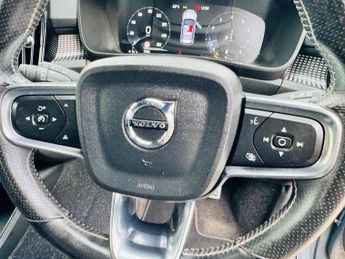 Volvo XC40 2.0 B4 MHEV R-Design Auto Euro 6 (s/s) 5dr