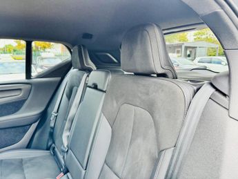 Volvo XC40 2.0 B4 MHEV R-Design Auto Euro 6 (s/s) 5dr