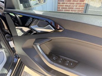 Audi A1 1.0 TFSI 25 S line Sportback S Tronic Euro 6 (s/s) 5dr