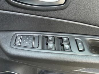 Renault Captur 1.5 dCi ENERGY Iconic EDC Euro 6 (s/s) 5dr
