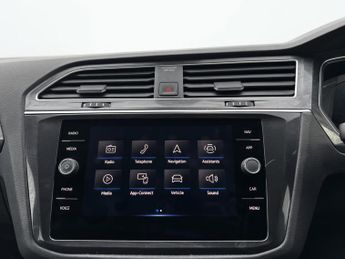Volkswagen Tiguan 1.5 TSI Elegance DSG Euro 6 (s/s) 5dr