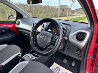 Toyota AYGO 1.0 VVT-i x-play x-shift Euro 6 5dr