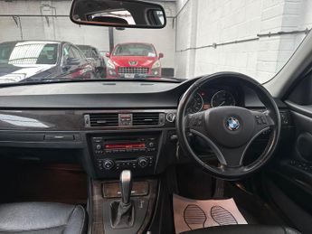 BMW 3 Series 2.0 318d Exclusive Edition Touring Steptronic Euro 5 5dr