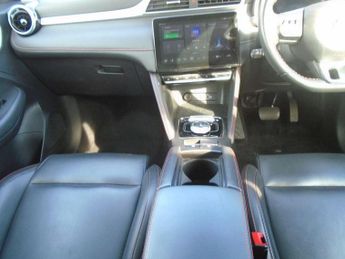 MG MG ZS 72.6kWh Trophy Connect Long Range Auto 5dr