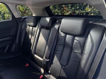 Land Rover Range Rover Evoque 2.2 SD4 Pure Tech SUV 5dr Diesel Auto 4WD Euro 5 (s/s) (190 ps)