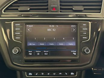 Volkswagen Tiguan 2.0 TDI BlueMotion Tech R-Line SUV 5dr Diesel DSG 4Motion Euro 6