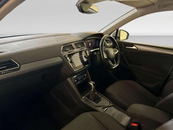 Volkswagen Tiguan 1.4 TSI 13kWh Life SUV 5dr Petrol Plug-in Hybrid DSG Euro 6 (s/s