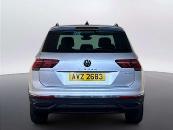 Volkswagen Tiguan 1.4 TSI 13kWh Life SUV 5dr Petrol Plug-in Hybrid DSG Euro 6 (s/s