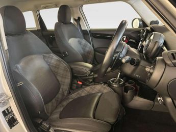 MINI Hatch 2.0 Cooper SD Hatchback 5dr Diesel Auto 6Spd Euro 6 (s/s) (170 p