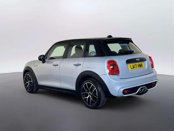 MINI Hatch 2.0 Cooper SD Hatchback 5dr Diesel Auto 6Spd Euro 6 (s/s) (170 p