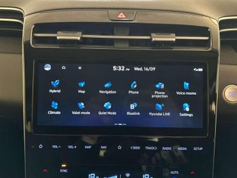 Hyundai TUCSON 1.6 h T-GDi Premium SUV 5dr Petrol Hybrid Auto Euro 6 (s/s) (230
