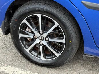 Toyota Yaris 1.5 VVT-h Icon Tech E-CVT Euro 6 (s/s) 5dr