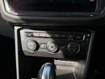 Volkswagen Tiguan 2.0 TDI SEL DSG 4Motion Euro 6 (s/s) 5dr