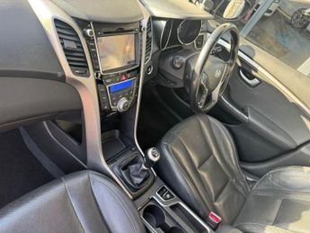 HYUNDAI I30 1.6 CRDi Blue Drive Premium Tourer 5dr Diesel Manual Euro 6 (s/s