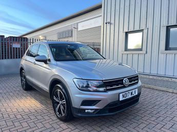 Volkswagen Tiguan 2.0 TDI BlueMotion Tech SE Navigation DSG 4Motion Euro 6 (s/s) 5