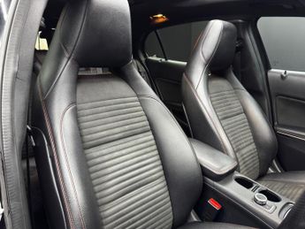 Mercedes-Benz GLA 2.1 GLA220d AMG Line (Premium Plus) 7G-DCT 4MATIC Euro 6 (s/s) 5