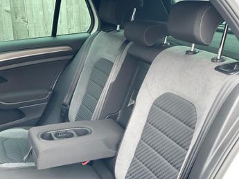 Volkswagen Golf 2.0 TDI R-Line DSG Euro 6 (s/s) 5dr
