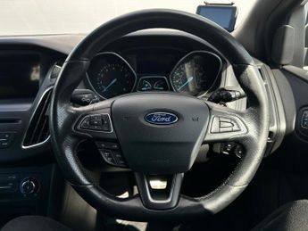 Ford Focus 1.0T EcoBoost ST-Line Auto Euro 6 (s/s) 5dr