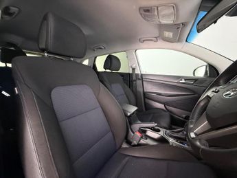 Hyundai TUCSON 1.7 CRDi Blue Drive SE Nav SUV 5dr Diesel DCT Euro 6 (s/s) (141 