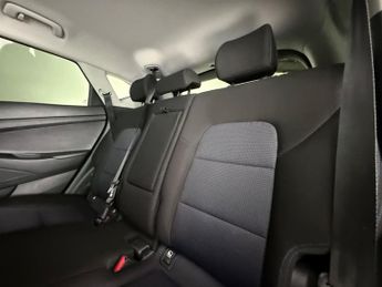 Hyundai TUCSON 1.7 CRDi Blue Drive SE Nav SUV 5dr Diesel DCT Euro 6 (s/s) (141 