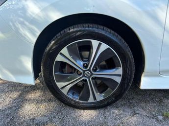 Nissan Leaf 40kWh N-Connecta Auto 5dr